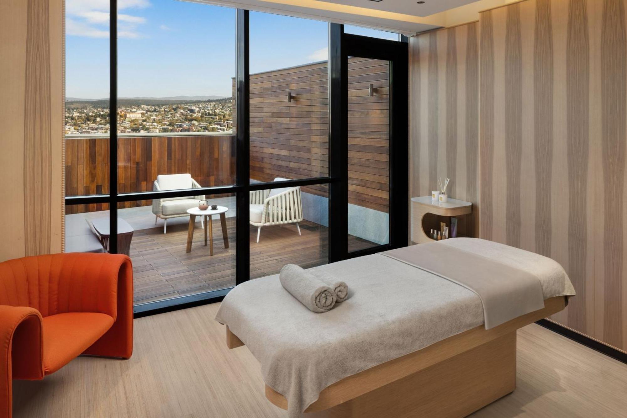 Paragraph Freedom Square, A Luxury Collection Hotel, Тбилиси Экстерьер фото