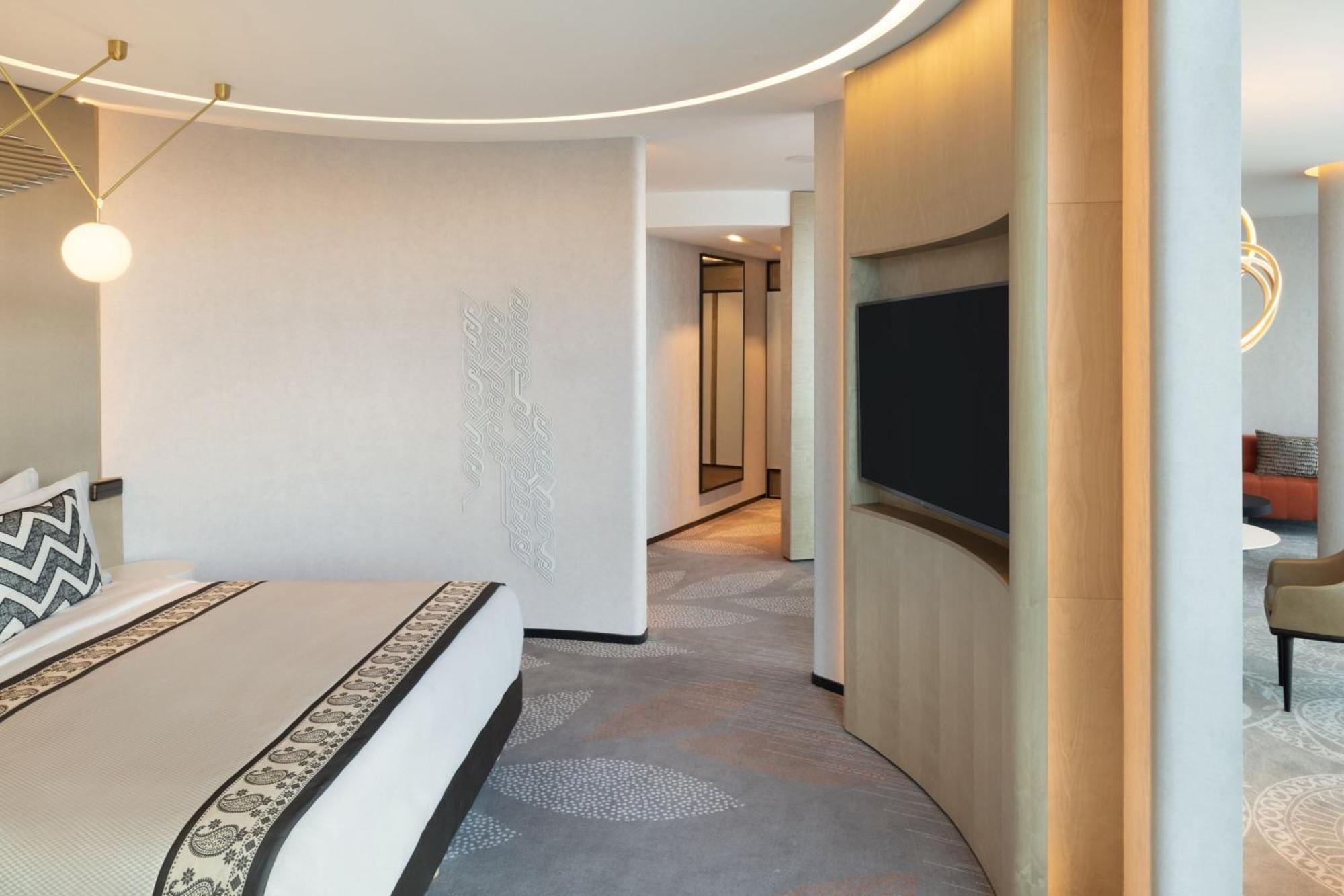 Paragraph Freedom Square, A Luxury Collection Hotel, Тбилиси Экстерьер фото